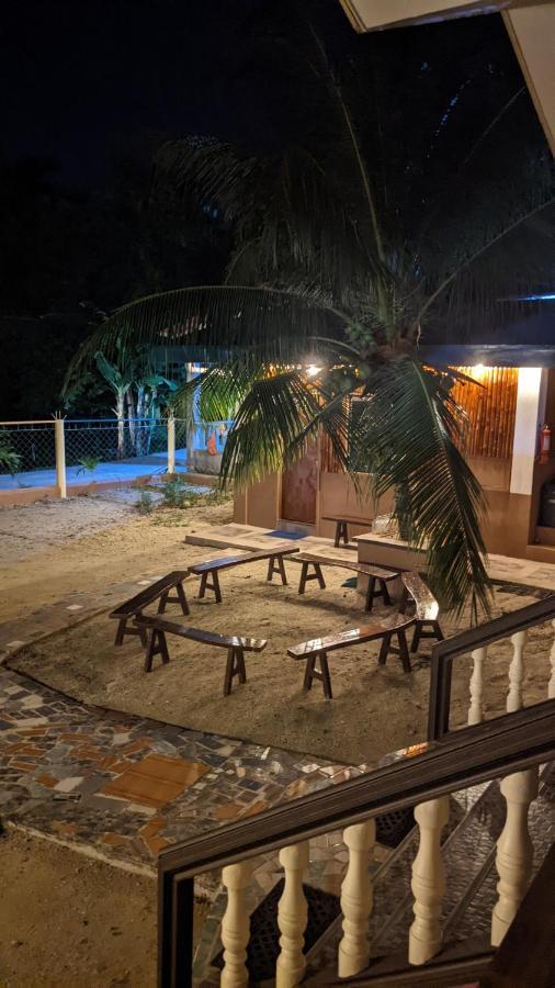 Maya Guest House - Sipaway Island San Carlos  Exteriér fotografie